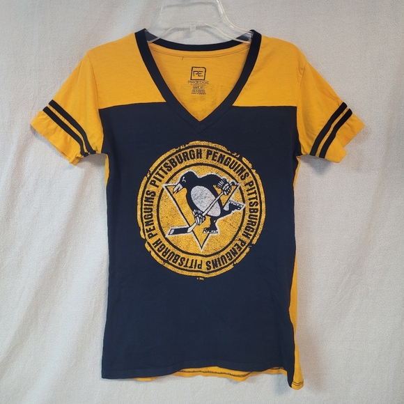 Pro Edge Tops - Crosby Pittsburgh Penguins Womens Small V-Neck Shirt